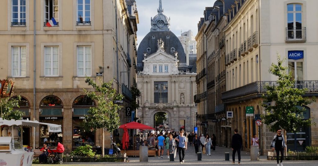 découvrez les spécialités locales de bretagne : saveurs authentiques, produits artisanaux et recettes traditionnelles qui racontent l'âme de la région.