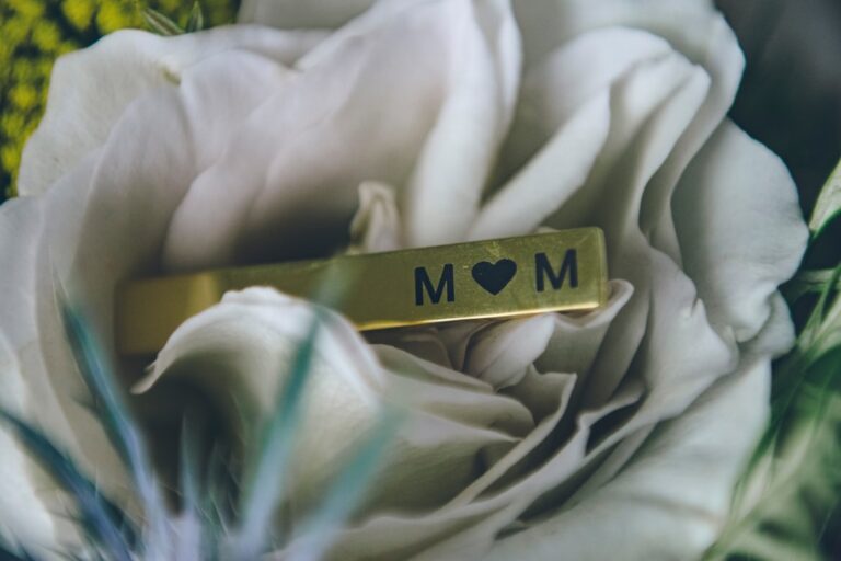 découvrez des idées cadeaux diy pour la fête des mères, faciles à réaliser et pleines d'amour pour surprendre et toucher votre maman.