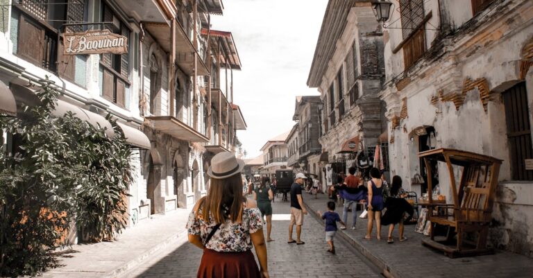 découvrez les meilleurs souvenirs des philippines : artisanat local, spécialités culinaires et objets traditionnels pour rapporter un morceau de culture philippine chez vous.
