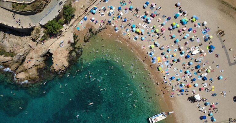 découvrez les souvenirs uniques de tossa de mar, un charmant village côtier alliant beauté naturelle, culture et traditions méditerranéennes inoubliables.
