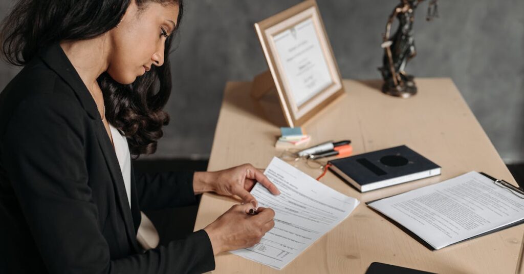 découvrez les différents statuts juridiques d'entreprise pour choisir la structure adaptée à votre activité et optimiser votre développement.