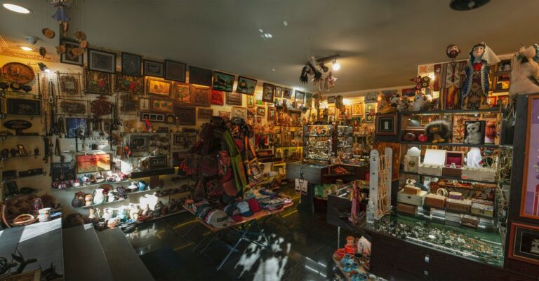 découvrez une sélection unique de souvenirs arméniens authentiques, parfaits pour revivre la richesse culturelle et l'histoire fascinante de l'arménie.