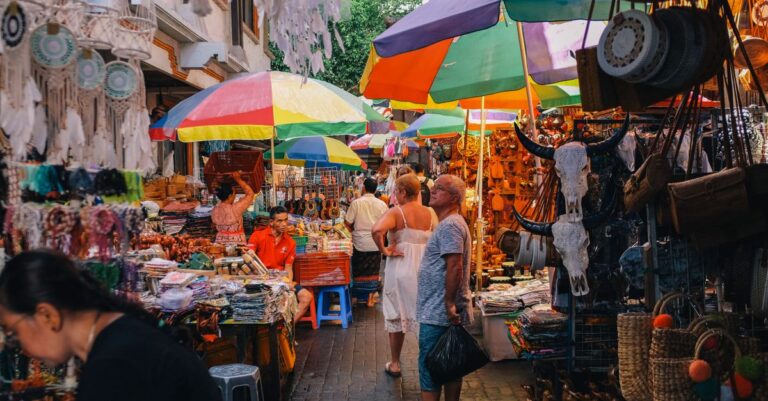 découvrez une sélection unique de souvenirs de bali, alliant artisanat traditionnel et objets typiques pour ramener un morceau de l'île chez vous.