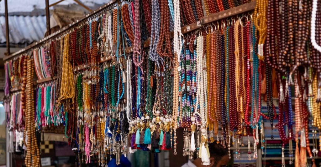 découvrez une sélection unique de souvenirs d'algérie, reflétant la richesse culturelle et artisanale du pays.