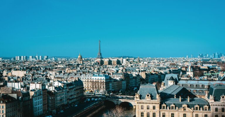 découvrez une sélection unique de cadeaux originaux et authentiques venus directement de france, parfaits pour toutes les occasions.