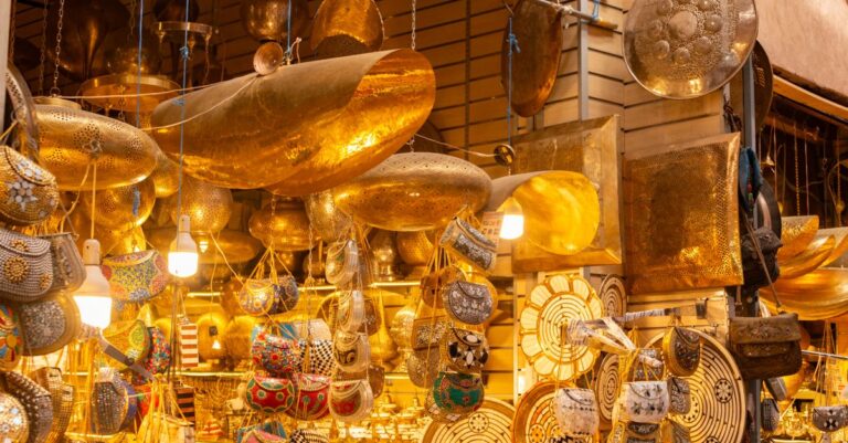 découvrez les souvenirs incontournables du sénégal, entre artisanat traditionnel, textiles colorés et objets culturels authentiques pour garder un morceau du pays chez vous.