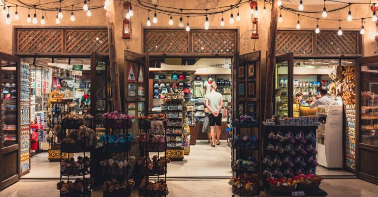 découvrez une sélection unique de souvenirs du canada, parfaits pour garder un souvenir authentique de votre voyage ou pour offrir à vos proches.
