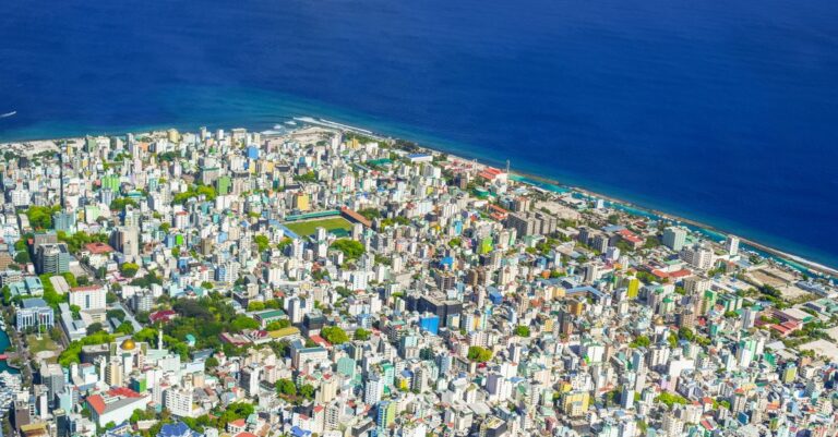 découvrez les meilleurs souvenirs des maldives : artisanat local, objets traditionnels et idées de cadeaux pour prolonger votre voyage.